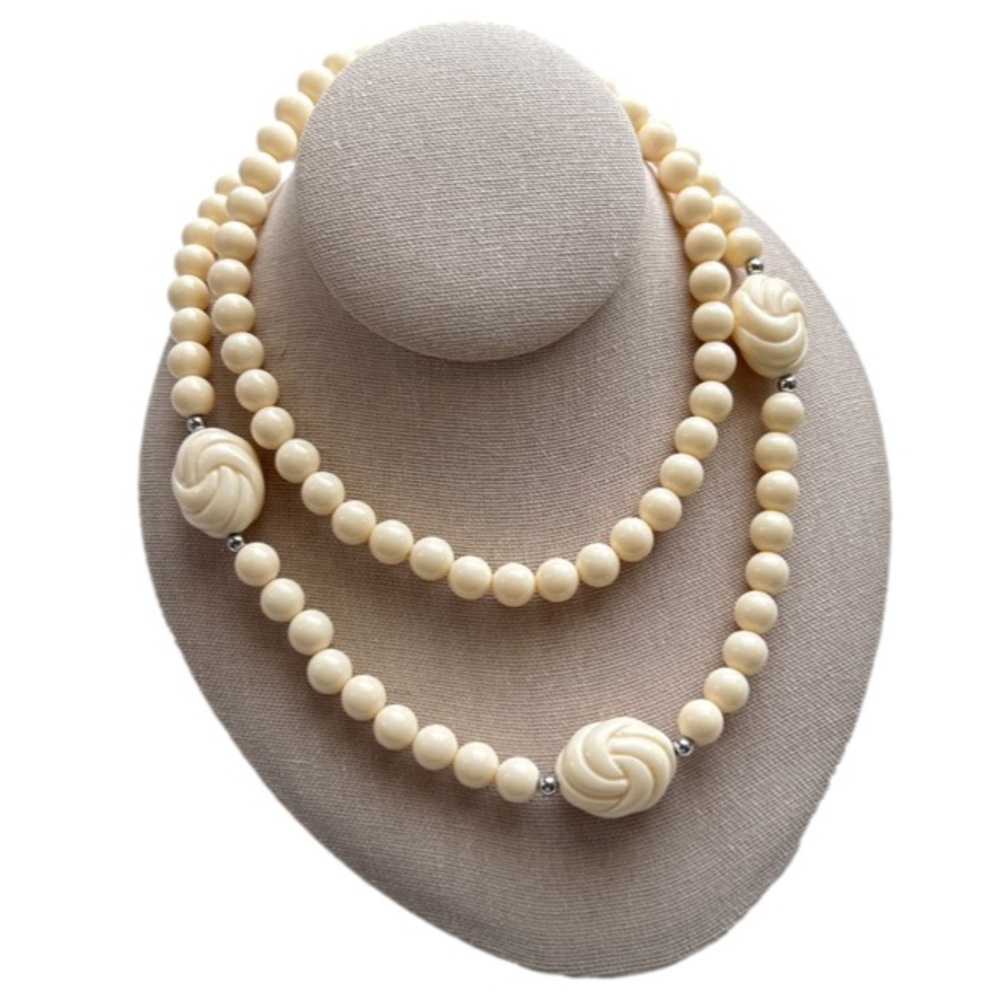 Vintage Avon Acrylic Knot Style Large Chunky Beaded 80s Necklace One Size